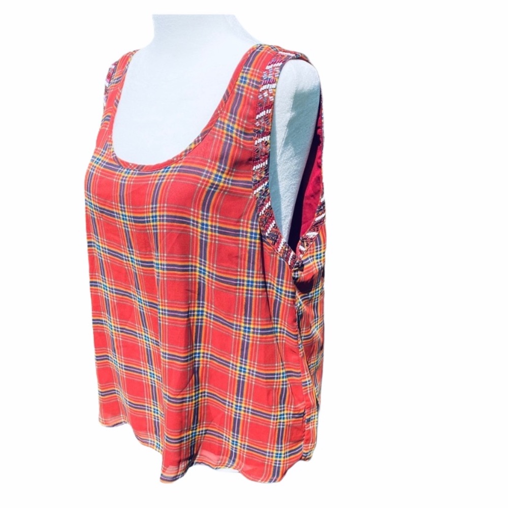 New**Beautiful Embellished Top**Large